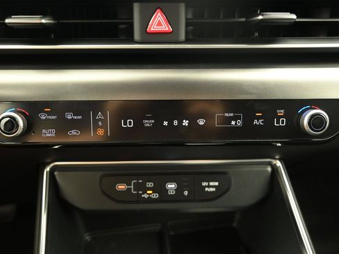 Used 2026 Kia Carnival SX Prestige FWD image 17