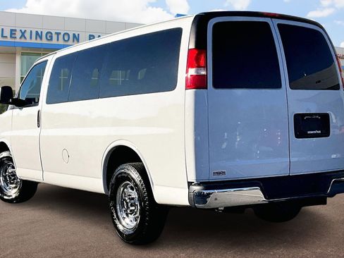 Used 2018 Chevrolet Express 2500 LT w/ LT Preferred Equipment Group image 2