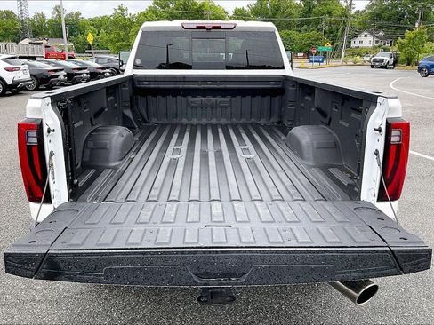 Used 2025 GMC Sierra 3500 SLT w/ SLT Premium Package AWD/4WD image 32