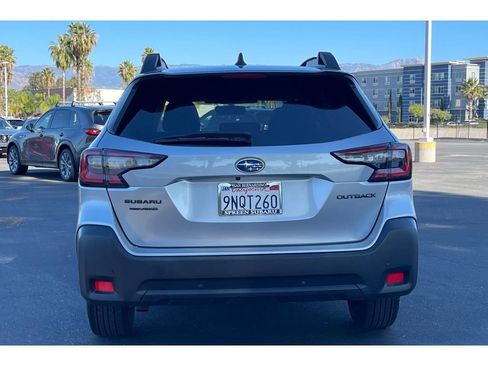 Used 2025 Subaru Outback Onyx Edition image 4