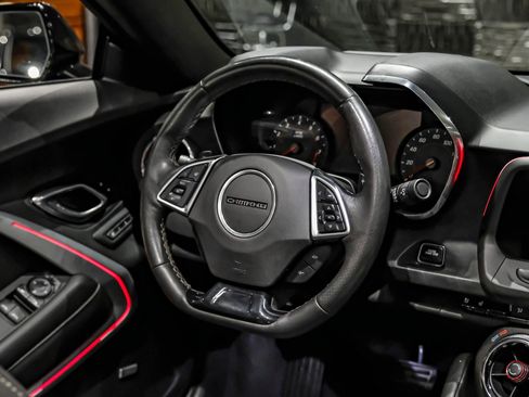 Used 2018 Chevrolet Camaro LT RWD image 15