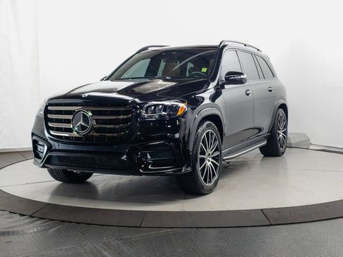 Used 2026 Mercedes-Benz GLS 580 4MATIC image 3