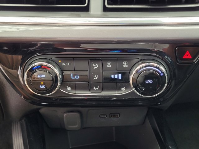 Used 2025 Chevrolet Trax ACTIV w/ Driver Confidence Package FWD image 25