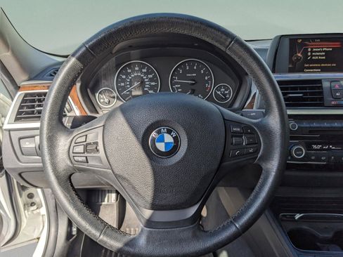 Used 2017 BMW 320i Sedan image 9