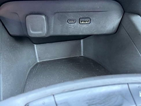Used 2025 Chevrolet Trax LS FWD image 19