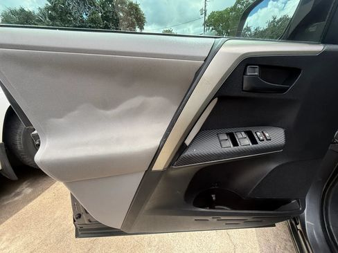 Used 2013 Toyota RAV4 XLE FWD image 21