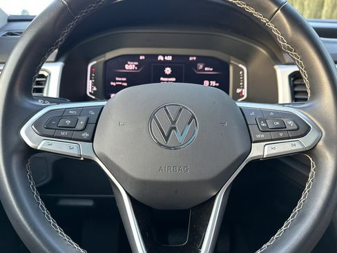 Certified 2022 Volkswagen Atlas SE image 24