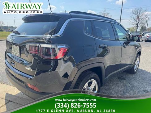Used 2023 Jeep Compass Latitude w/ Sun and Sound Group image 6