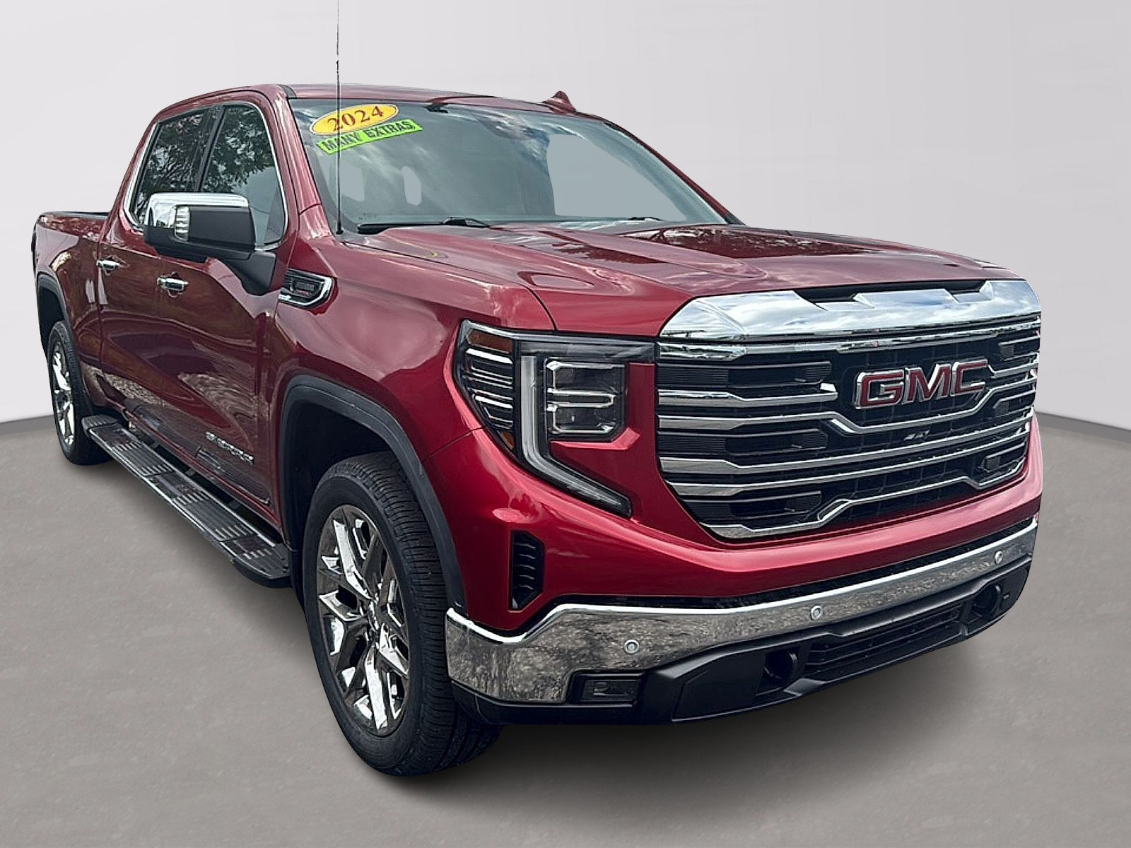 Used 2024 GMC Sierra 1500 SLT w/ SLT Premium Plus Package AWD/4WD image 2