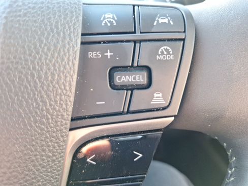 Used 2025 Toyota Camry XLE image 21