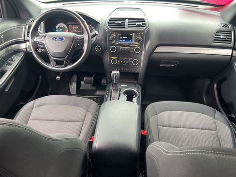Used 2018 Ford Explorer XLT image 18