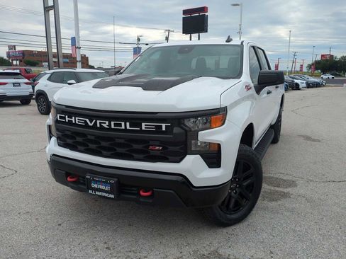 Used 2024 Chevrolet Silverado 1500 Custom Trail Boss AWD/4WD image 1