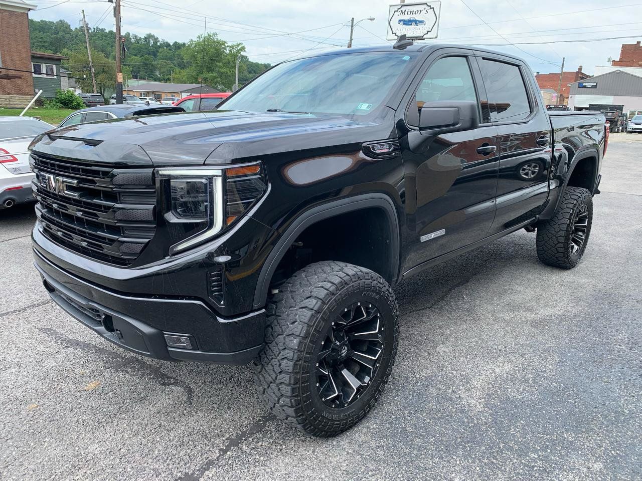 Used 2023 GMC Sierra 1500 Elevation AWD/4WD image 2
