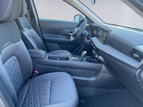 New 2025 Nissan Kicks SV image 19