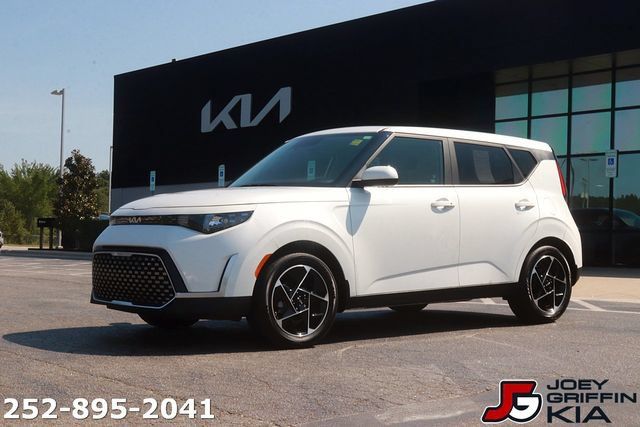 Certified 2025 Kia Soul EX FWD image 1