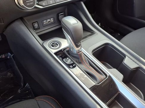 New 2025 Nissan Sentra SR FWD image 17
