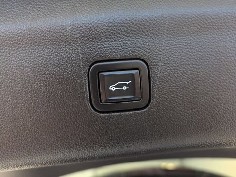 Certified 2023 Buick Enclave Avenir image 38