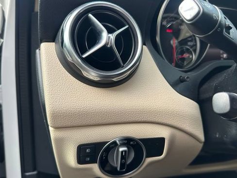 Used 2020 Mercedes-Benz GLA 250 4MATIC image 24