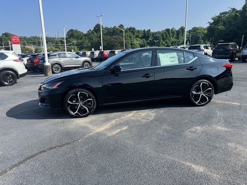 New 2025 Nissan Altima 2.5 SR image 4