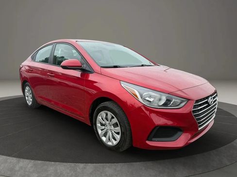 Used 2021 Hyundai Accent SE FWD image 3