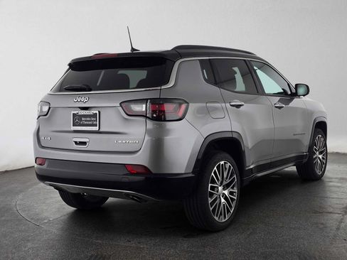 Used 2023 Jeep Compass Limited w/ Elite Group AWD/4WD image 3