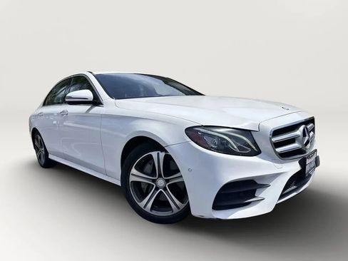 Used 2017 Mercedes-Benz E 300 image 4
