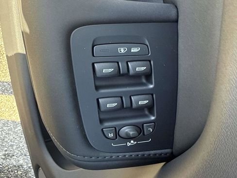 New 2026 Volvo XC60 B5 Plus w/ Protection Package Premier image 17