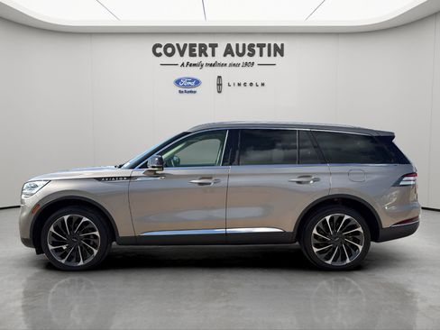 Used 2021 Lincoln Aviator Reserve w/ Equipment Group 202A AWD/4WD image 2