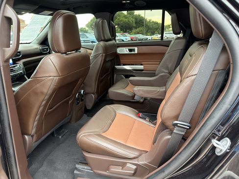 Used 2023 Ford Explorer King Ranch w/ Technology Package RWD image 31