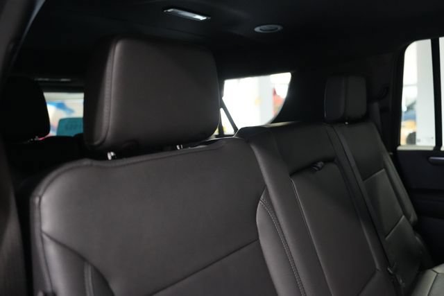 Used 2025 Chevrolet Suburban Z71 AWD/4WD image 21