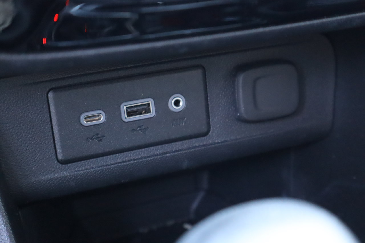Used 2023 Buick Encore GX Preferred w/ Cold Weather Comfort Package FWD image 23
