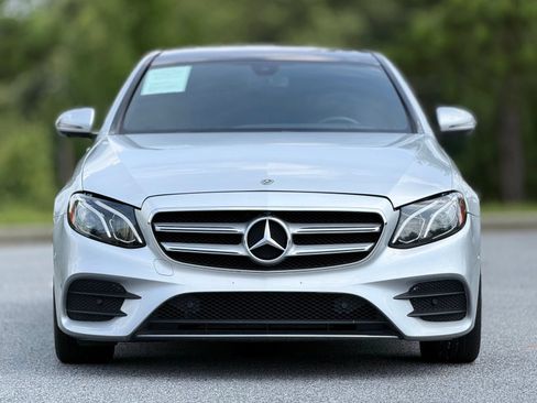 Used 2019 Mercedes-Benz E 300 4MATIC image 3