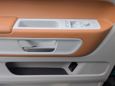 Used 2025 Volkswagen ID. Buzz Pro S Plus RWD image 16