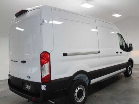 New 2026 Ford Transit 250 148 Medium Roof w/ Load Area Protection Package RWD image 8
