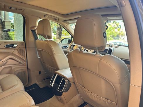 Used 2015 Porsche Cayenne Diesel AWD/4WD image 72