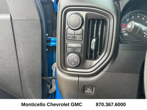 Used 2022 Chevrolet Silverado 1500 Custom image 16