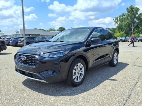 Certified 2023 Ford Escape Active w/ Tech Pack #2 AWD/4WD image 3