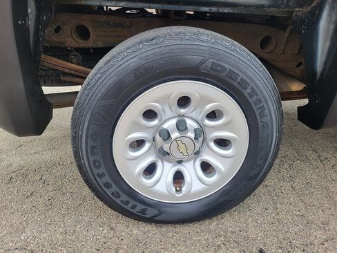 Used 2010 Chevrolet Silverado 1500 W/T image 25