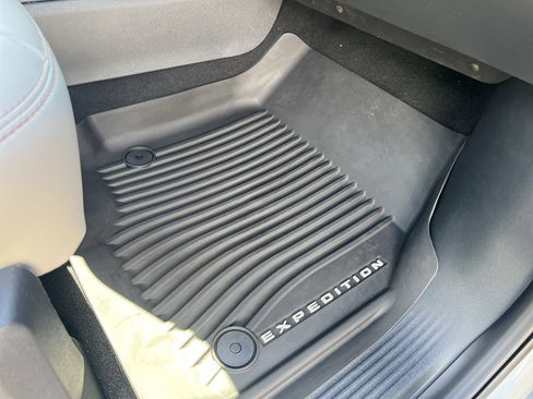 Used 2025 Ford Expedition Active AWD/4WD image 50