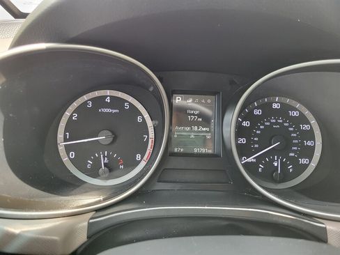 Used 2017 Hyundai Santa Fe SE FWD image 14