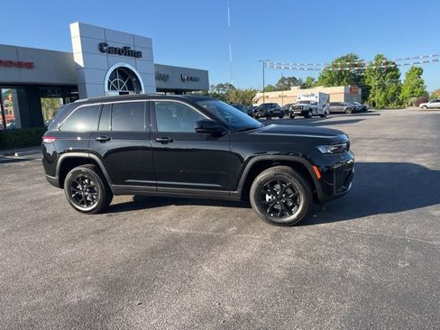 New 2026 Jeep Grand Cherokee Altitude AWD/4WD image 2