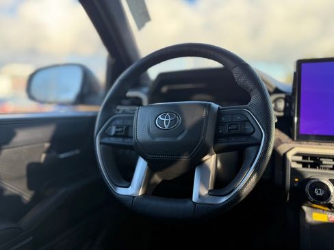 Used 2025 Toyota Tacoma Limited image 26