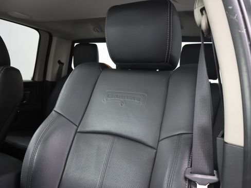 Used 2018 RAM 1500 Laramie w/ Convenience Group AWD/4WD image 45