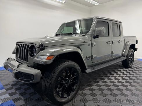 Used 2022 Jeep Gladiator Overland AWD/4WD image 3