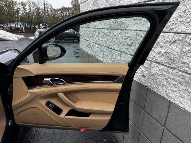 Used 2013 Porsche Panamera 4 w/ Bose Audio Pkg AWD/4WD image 36
