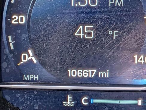 Used 2022 Chevrolet Suburban High Country w/ Premium Package 2 image 19