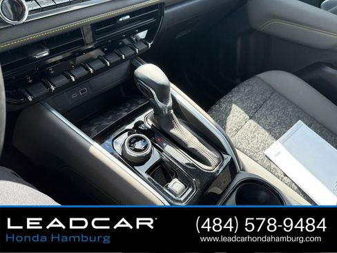 Used 2024 Chevrolet Colorado ZR2 w/ Technology Package AWD/4WD image 27