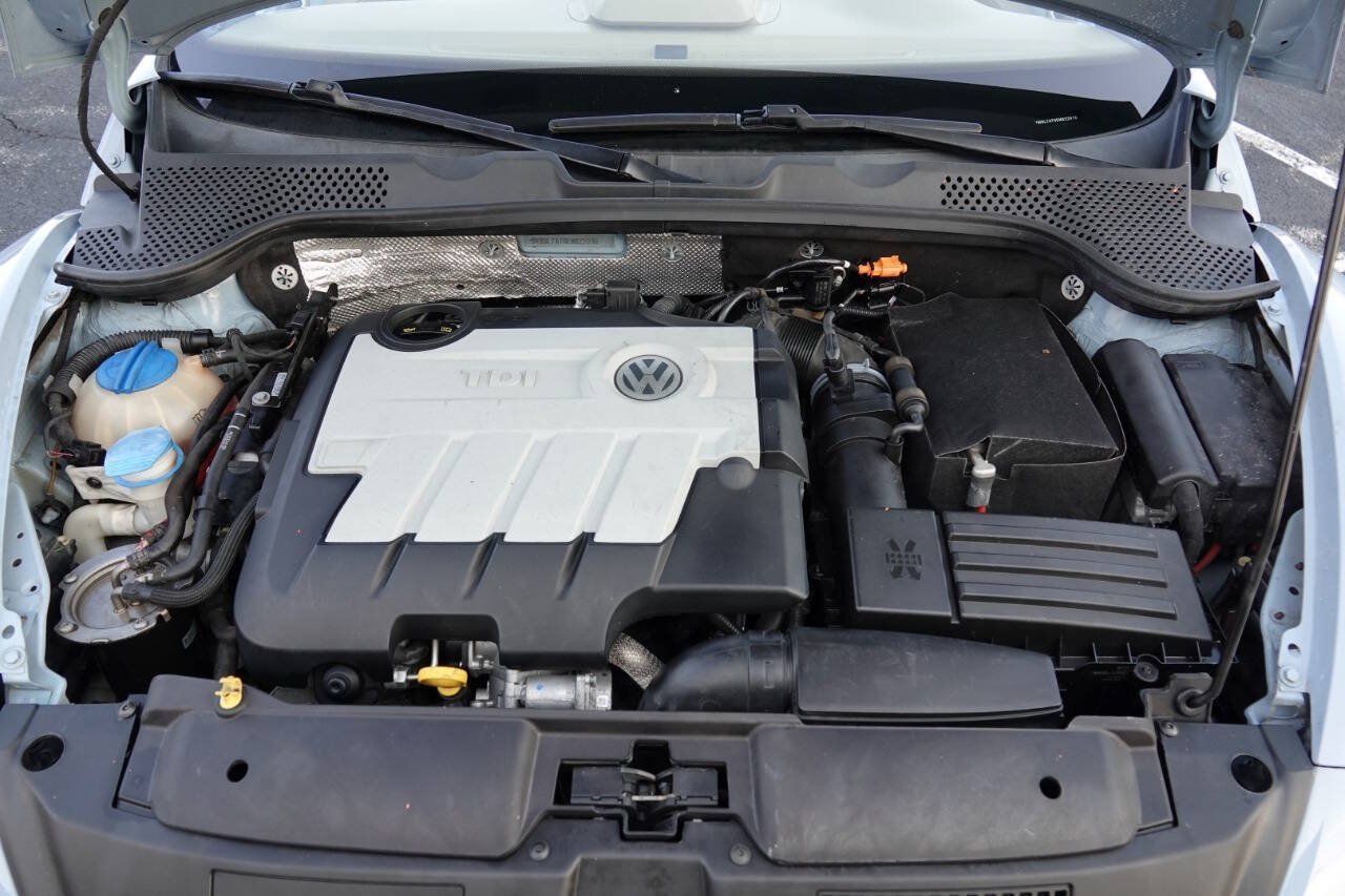 Used 2014 Volkswagen Beetle TDI FWD image 98