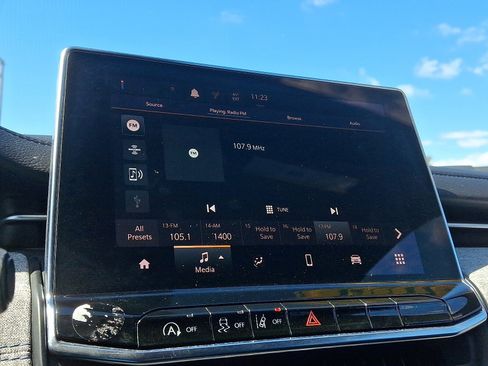 Certified 2024 Jeep Compass Latitude image 17