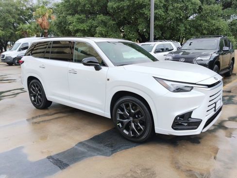 Certified 2026 Lexus TX 500h AWD w/ Technology Package image 5